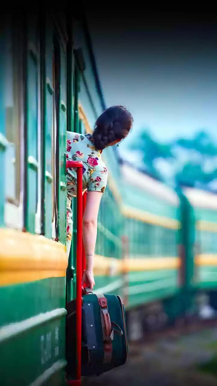 Viral Ahmedabad–Lucknow Train Concert: Peak Masti!