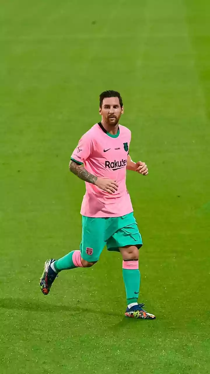 Jornal argentino atualiza situação de Messi, substituído com dores