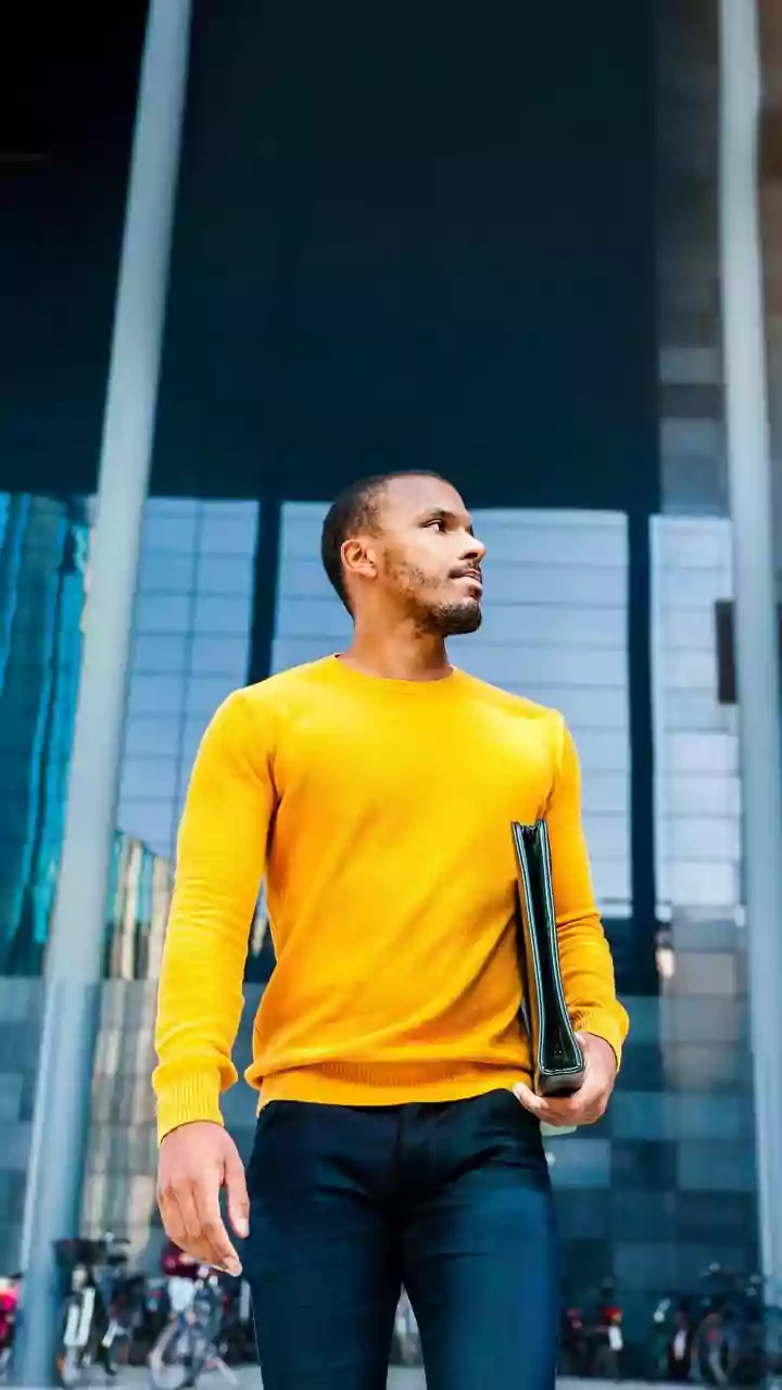 Why Saturated Corporate Structures Drive Urban Gen Z Hires Toward Split Portfolio Careers