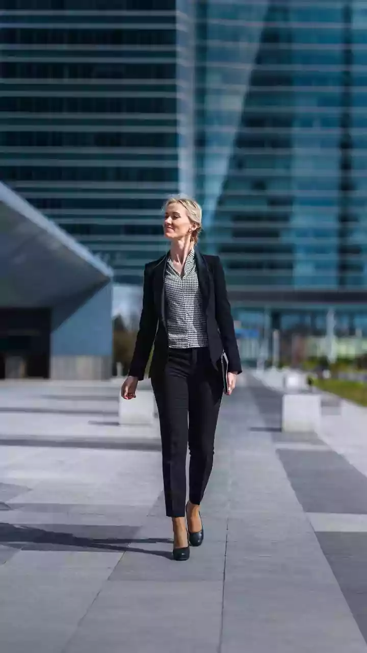 How To Incorporate Zone 2 Brisk Walks Into Daily Desk Worker Routines