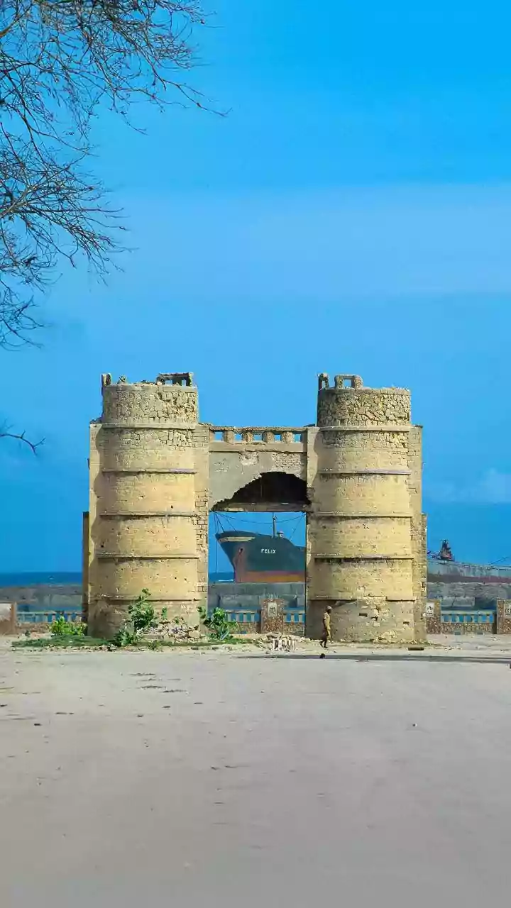 Young travellers from India explore historical Baku on tight budgets using simple digital e-visas