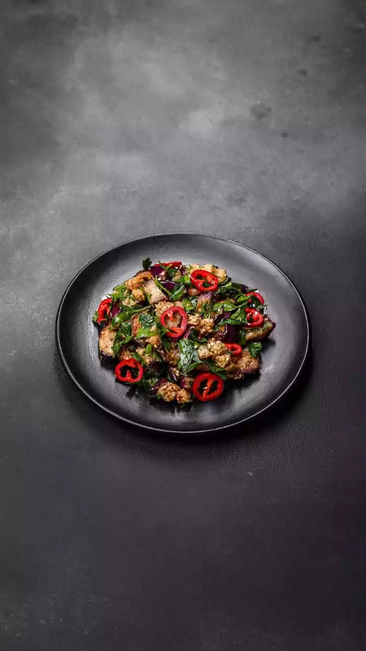 Multi-Regional Menus Need Better Reader Guides