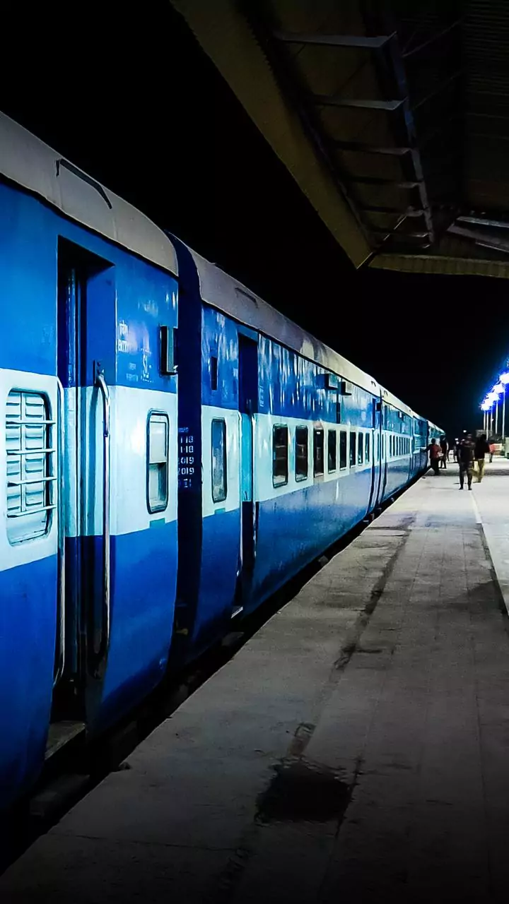 Man stabbed on local train; assailant flees