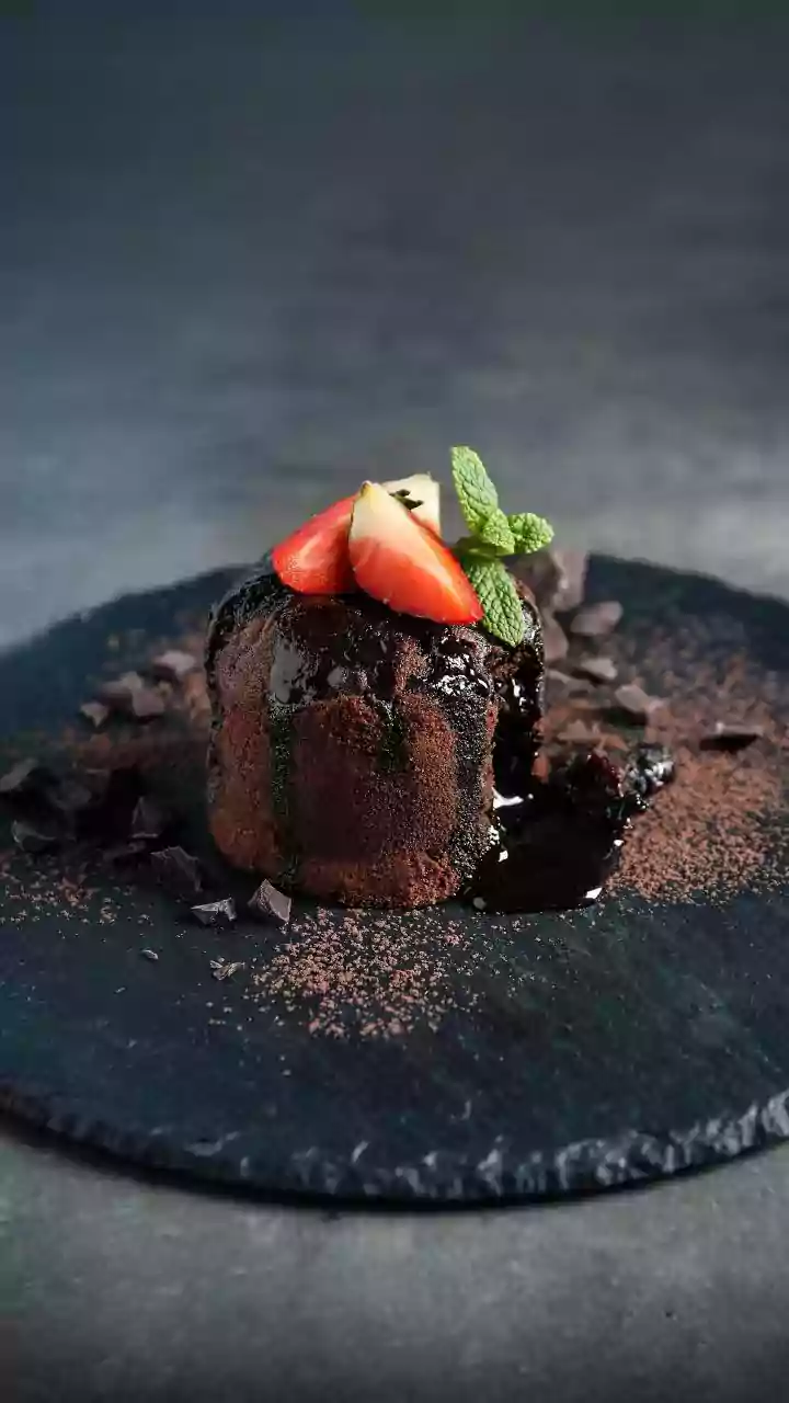 This Viral 2 Minute Molten Lava Mug Cake Is Elite