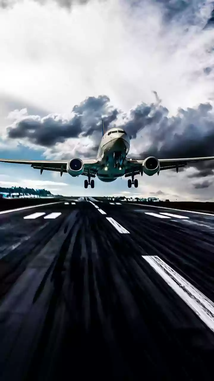 'Hum Navi Mumbai Land Karne Waale Hai': Pilot's Announcement Before Landing Of 1st Flight From Bengaluru To NMIA; Inside VIDEOS