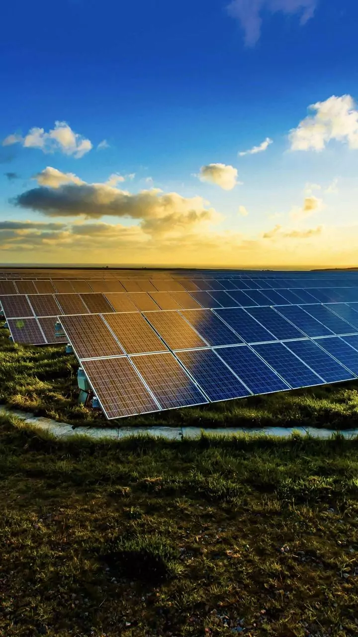 Inox Clean Energy acquires Vibrant Energy's 1337 MW power portfolio for Rs 5,000 cr