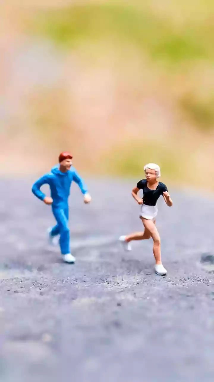 Decoding Breadcrumbing: Navigating Ambiguous Dating and Reclaiming Your Peace