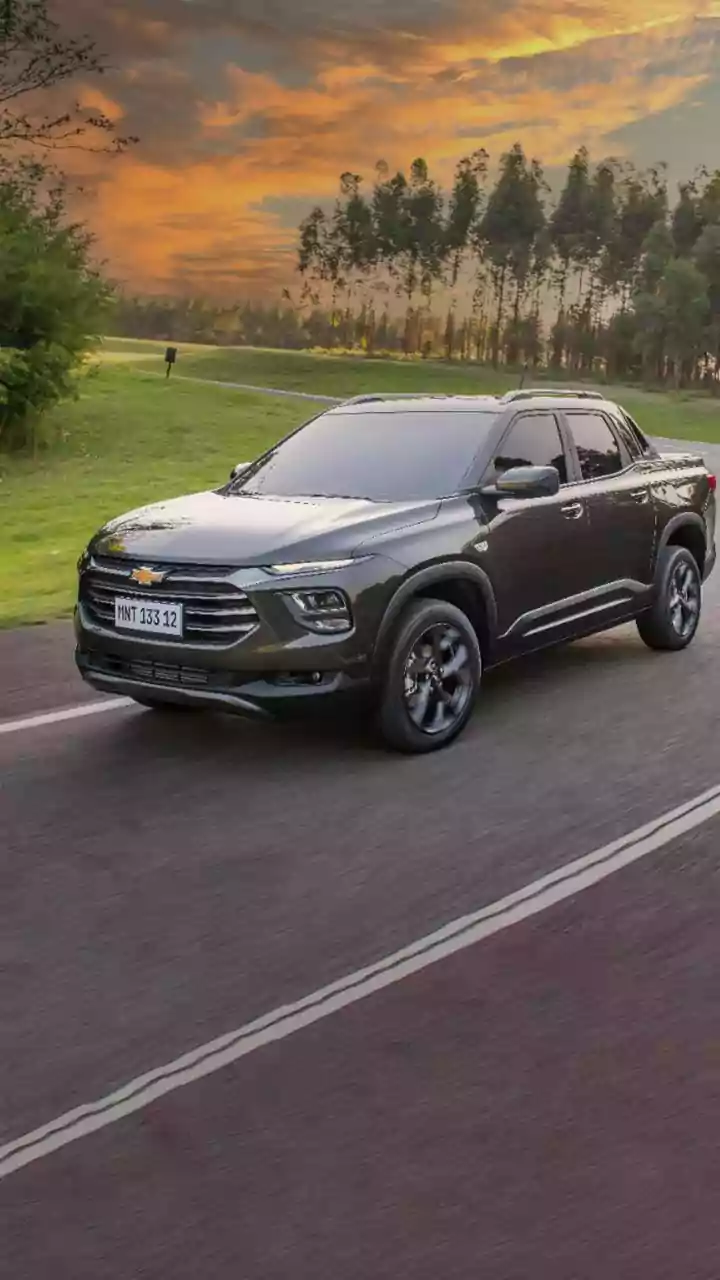 Pickup truck catches fire in southwest Delhi