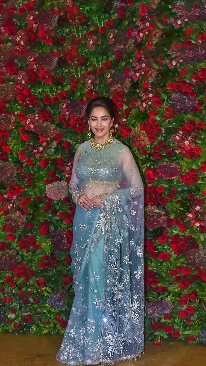 Madhuri Dixit, Krushna Abhishek Dance To Ek Do Teen On Laughter Chefs 3 Sets