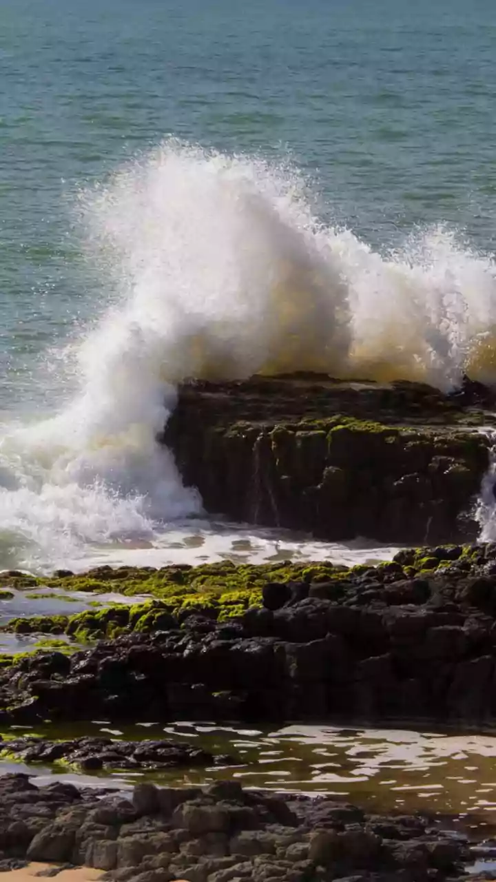 Why Offshore Earthquakes Can Send Tsunami Waves Towards Japan's Coast
