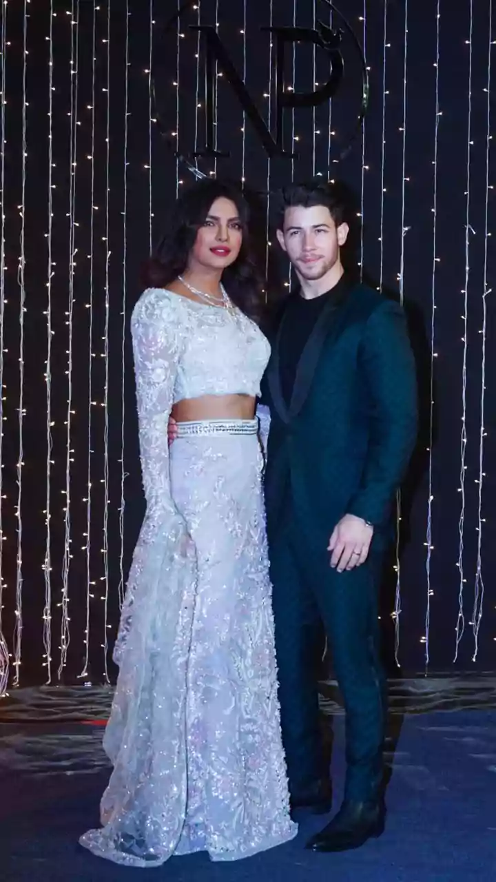 Priyanka Chopra Joins Hubby Nick, Jonas Brothers As They Vibe To Zeenat Aman's Aap Jaisa Koi As Pre-Show Ritual