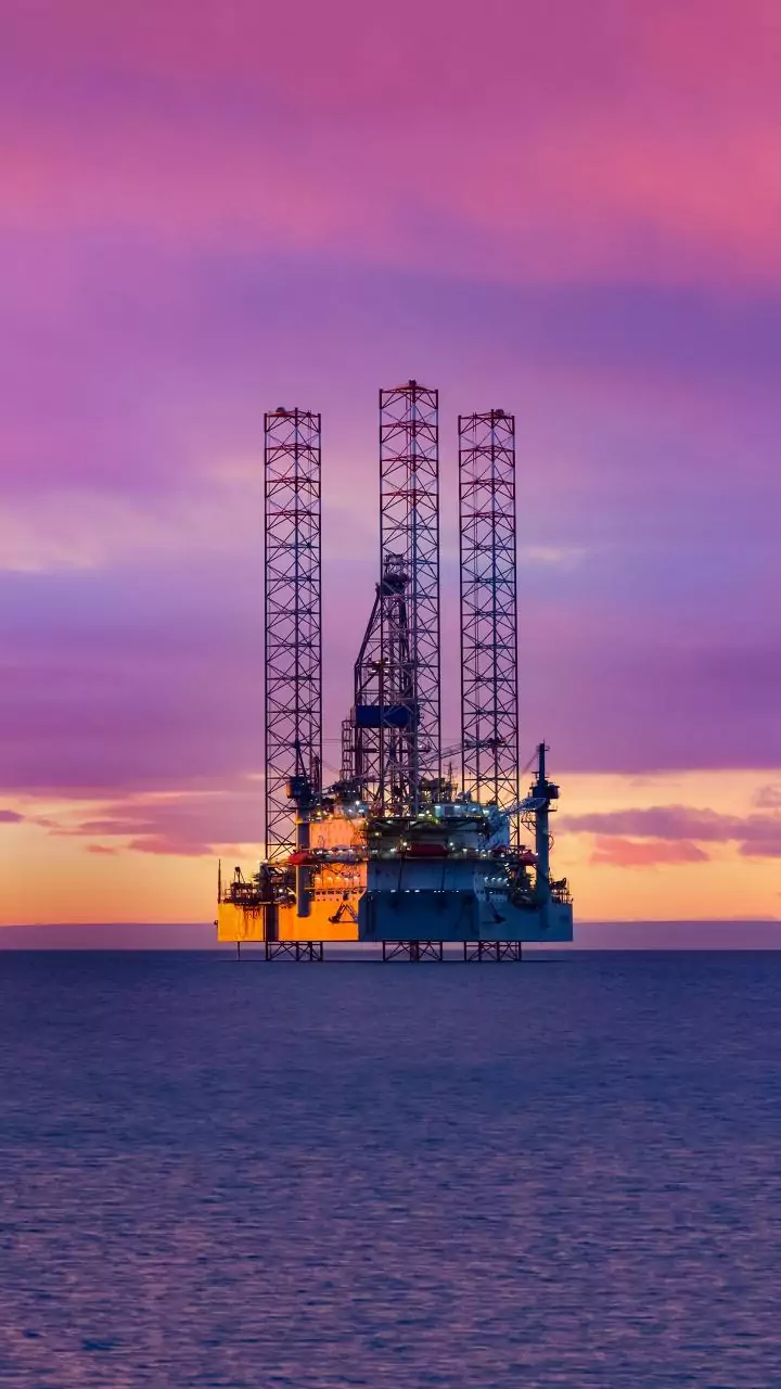 Oil prices climb amid U.S.-Iran tensions disrupting Middle East shipping