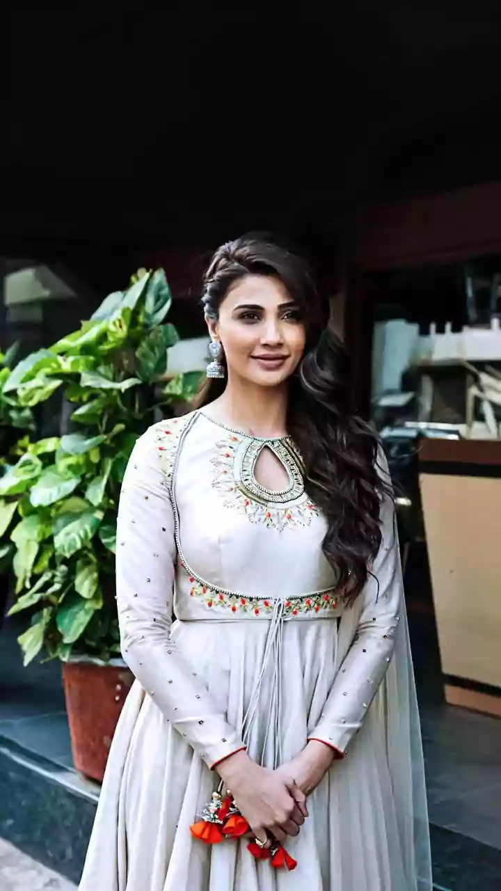 Naagin 7: Daisy Shah Responds To Rumours Of Replacing Priyanka Chahar Choudhary, Says 'Mana Nahi Karungi'