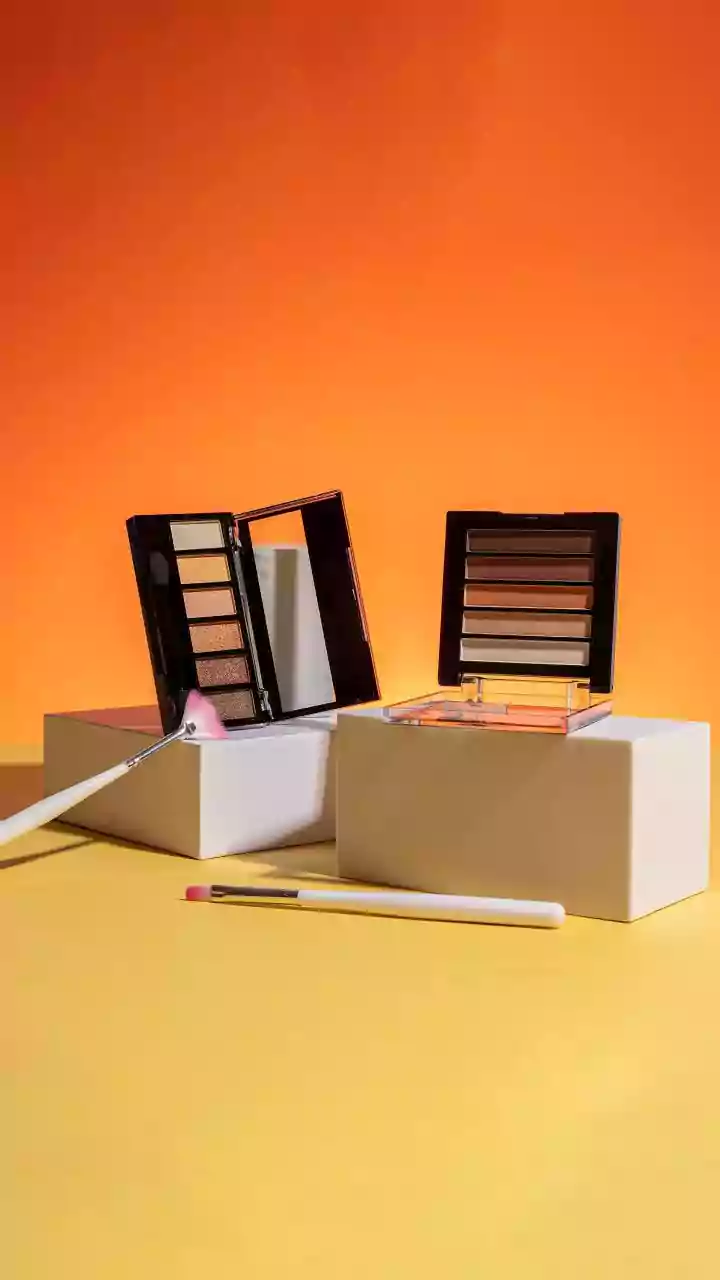 Colour-Blocked Wall Art For Home Decor: Palette Balance Comes Into Focus