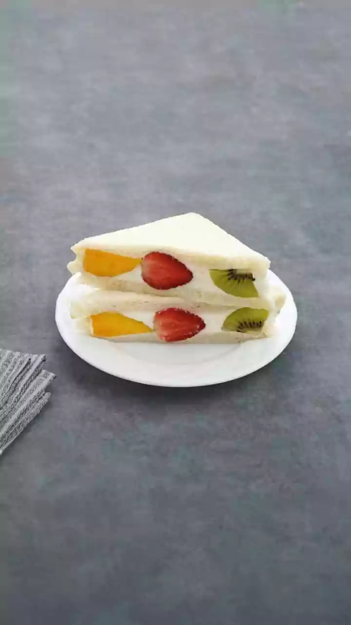 Tanya Verma's Exquisite Mango Sando: A Taste of Summer Perfection