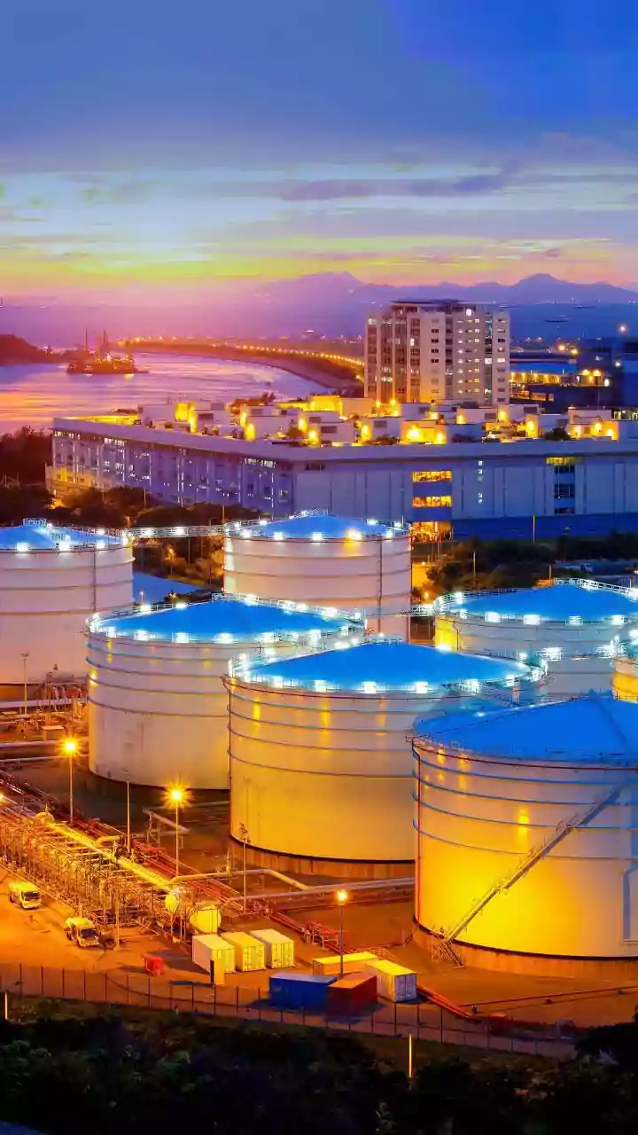 Low oil prices driven by weak demand and oversupply despite conflicts: Ian Bremmer