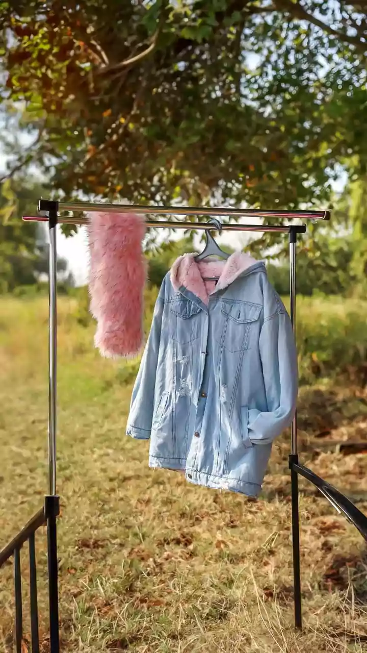 Indoor styling vs outdoor reality – winter outfit hacks fail