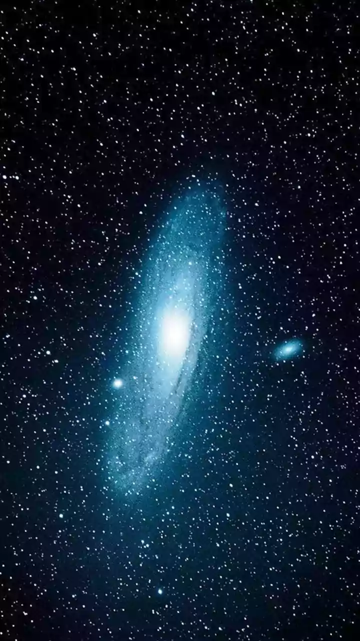 How to use mobile stargazing apps to point basic binoculars directly at the Andromeda galaxy