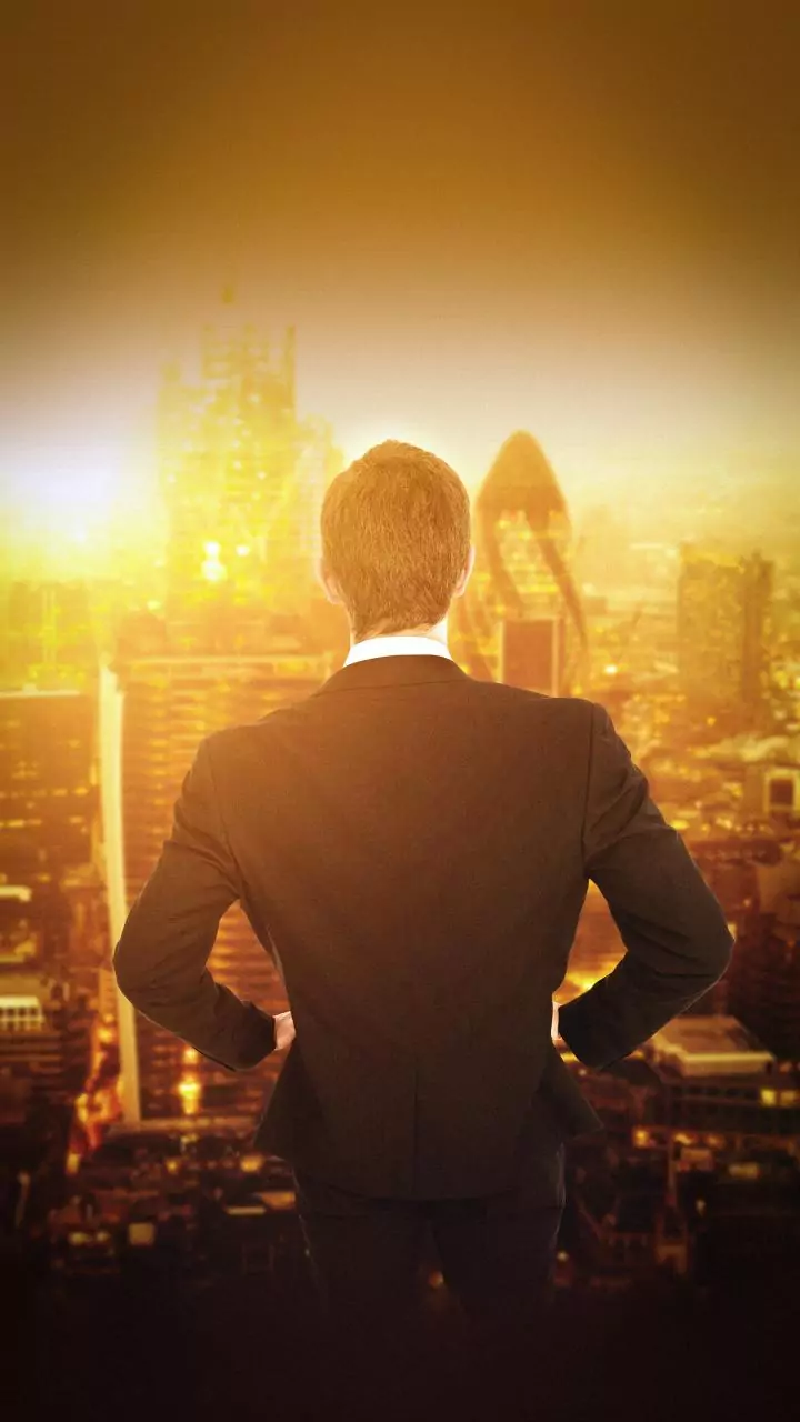 UK Opposition leader dramatically sacks shadow minister over far-right defection plot