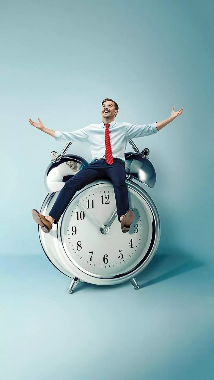 Why Boundary Setting Habits Help Corporate Employees Leave Work Behind During Long Weekends