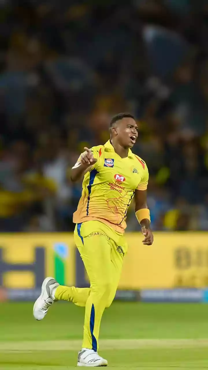 IPL 2026: RCB star Romario Shepherd names CSK legend as Inspiration, says "I wanted to be that Guy"