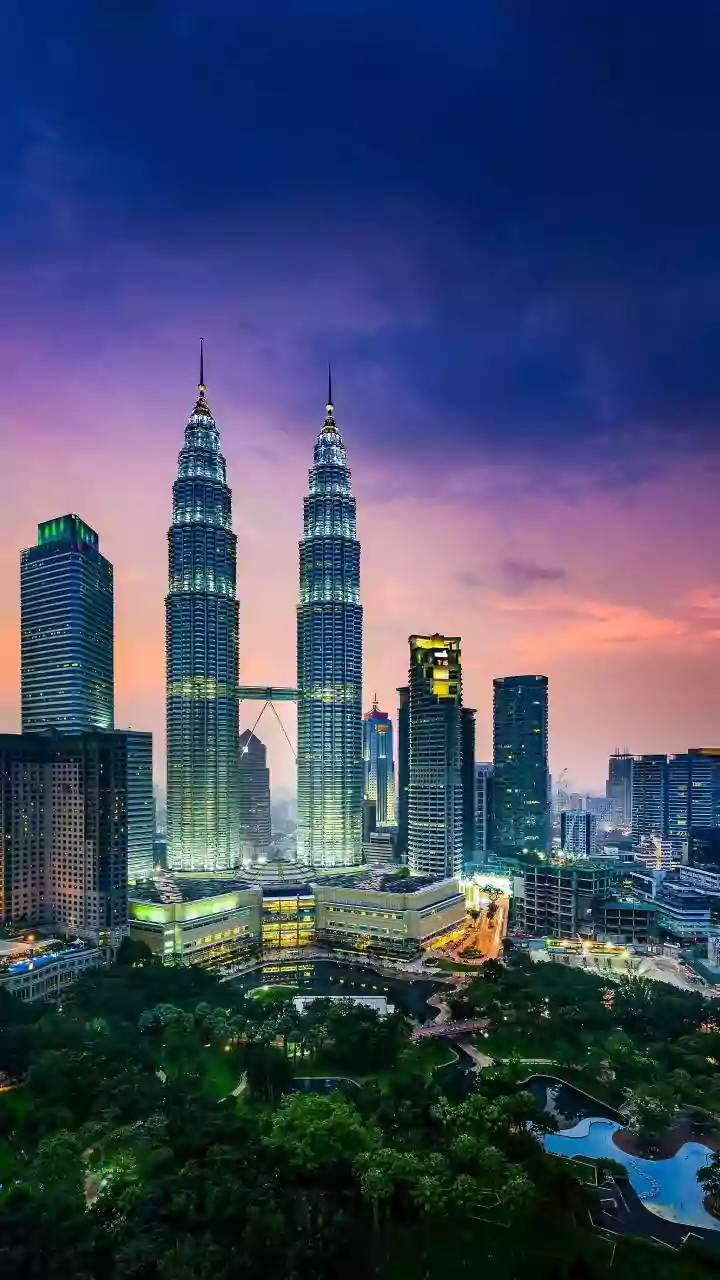Kuala Lumpur: Asia's Most Vibrant City, a Spectrum of Wonders!