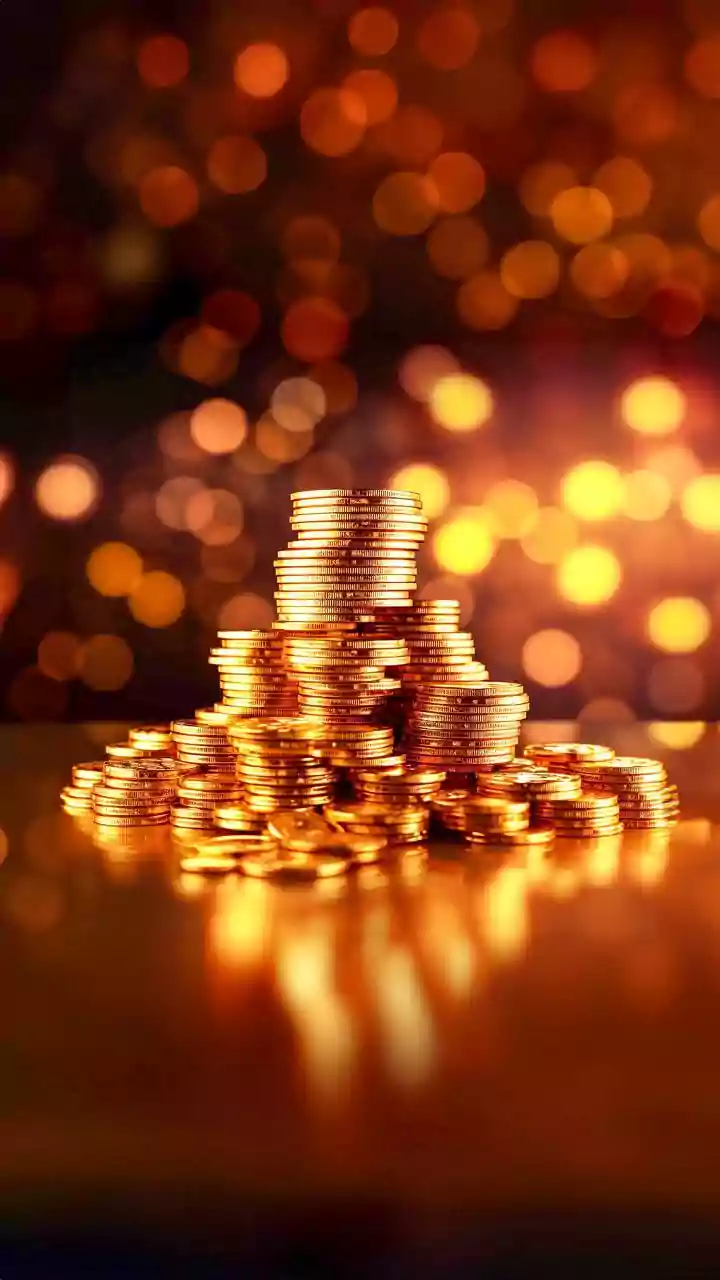 Gold hits record high of ₹1.8L as global uncertainty grows