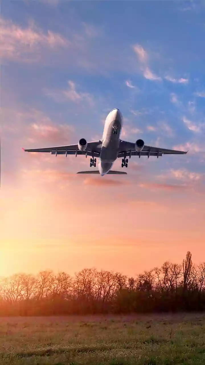 Delhi–Bagdogra Flight Receives Bomb Threat, Makes Emergency Landing in Lucknow