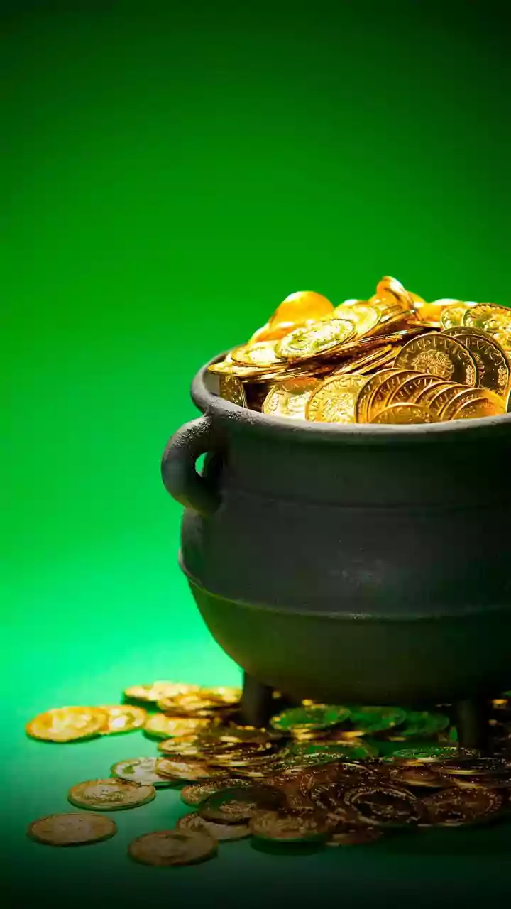 Gold & Silver Soar: Latest Rates & Investor Insights (Jan 14)