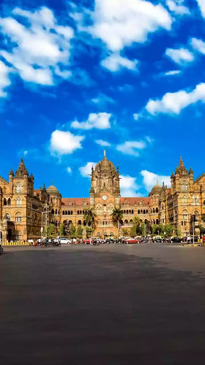 Ferrari, Lamborghini Rule Mumbai Streets On A Random Sunday, Locals Ask ‘Sab Bengaluru Praisers Kaha Gaye?’ | Video