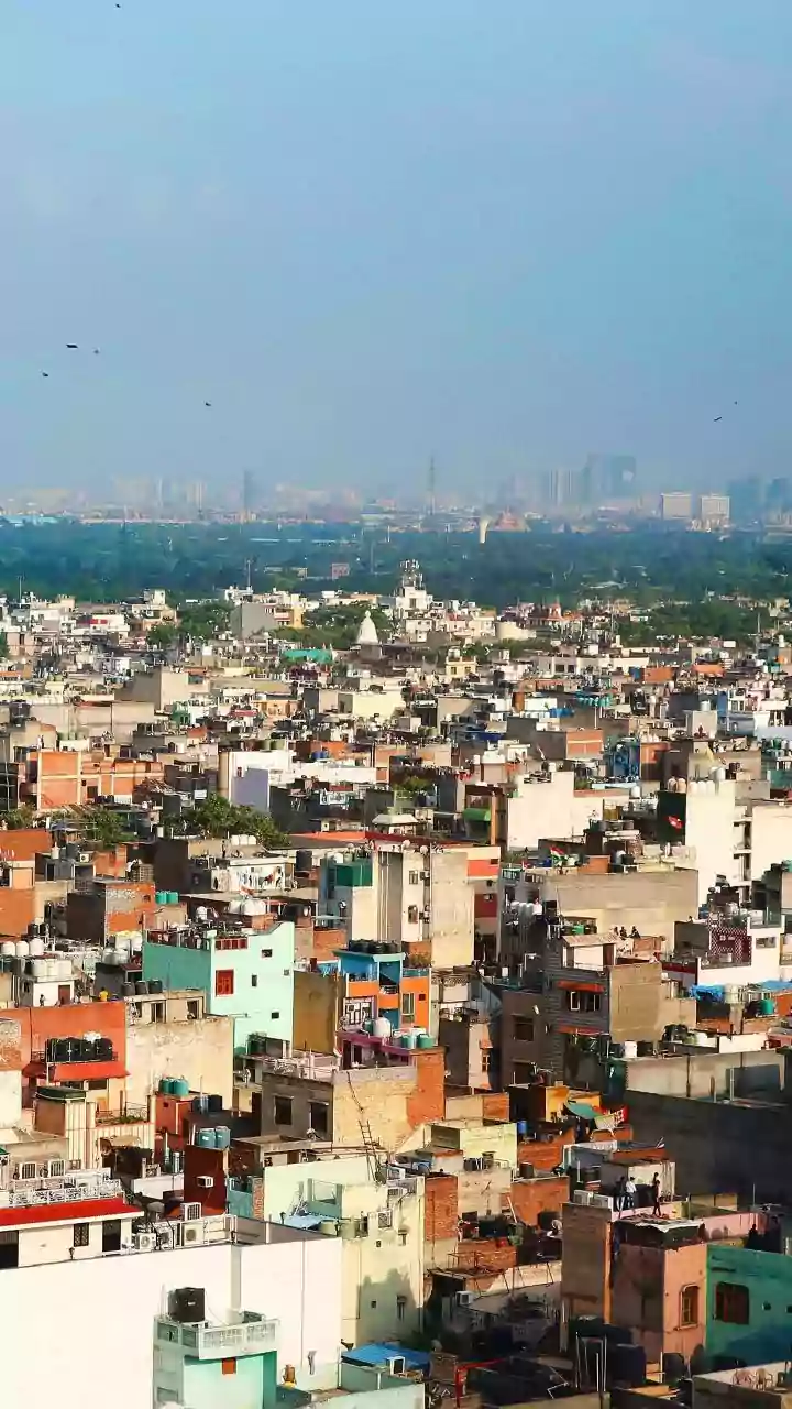 Delhi's Air Quality Slightly Improves With AQI At 328 But Remains In 'Very Poor' Category