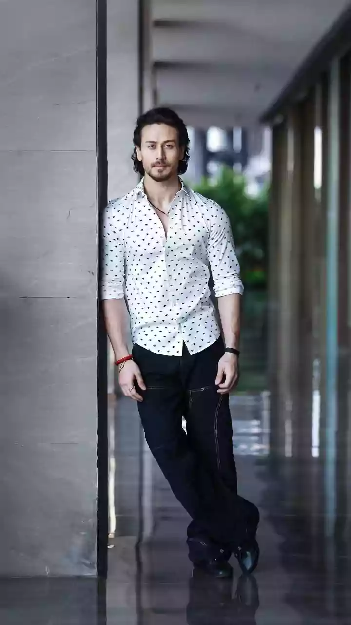 Lakshya, Janhvi Kapoor And Tiger Shroff Begin Nonstop Shoot For Lag Jaa Gale | Details Inside