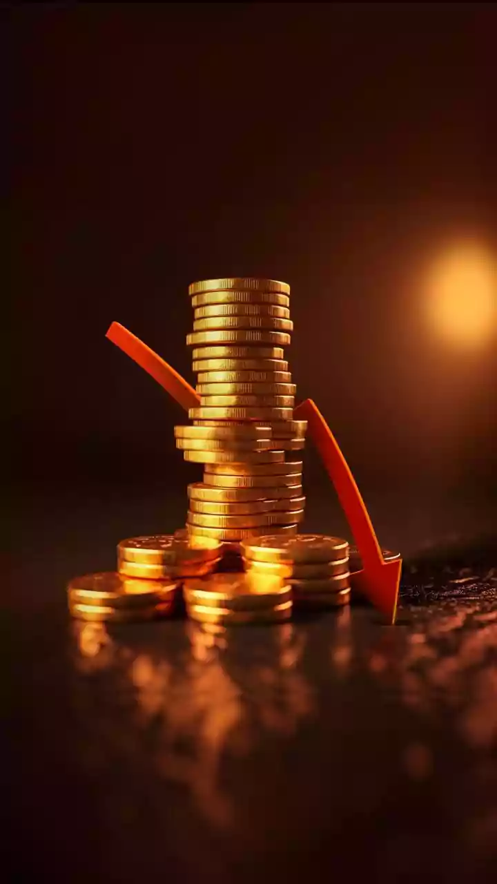 Gold prices drop 2% after hitting all-time high