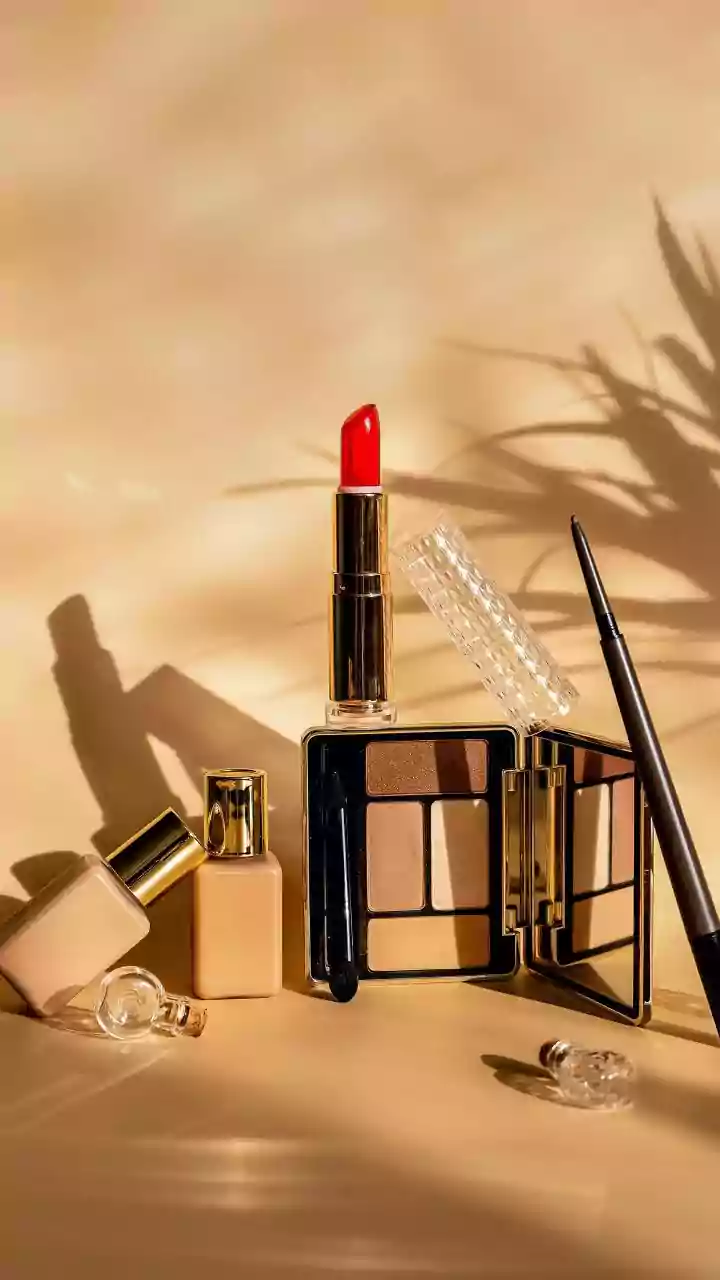 Why A Single Metallic Detail Can Make Neutral Makeup Feel More Modern