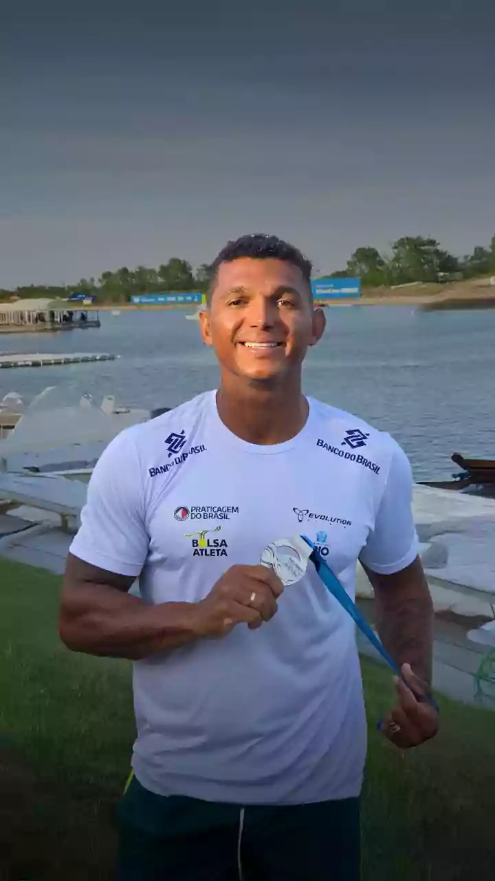 Isaquias é prata na Copa do Mundo de Canoagem e Valdenice avança