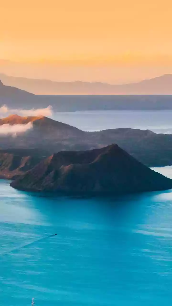 These lake islands in Sierra Leone are beautiful