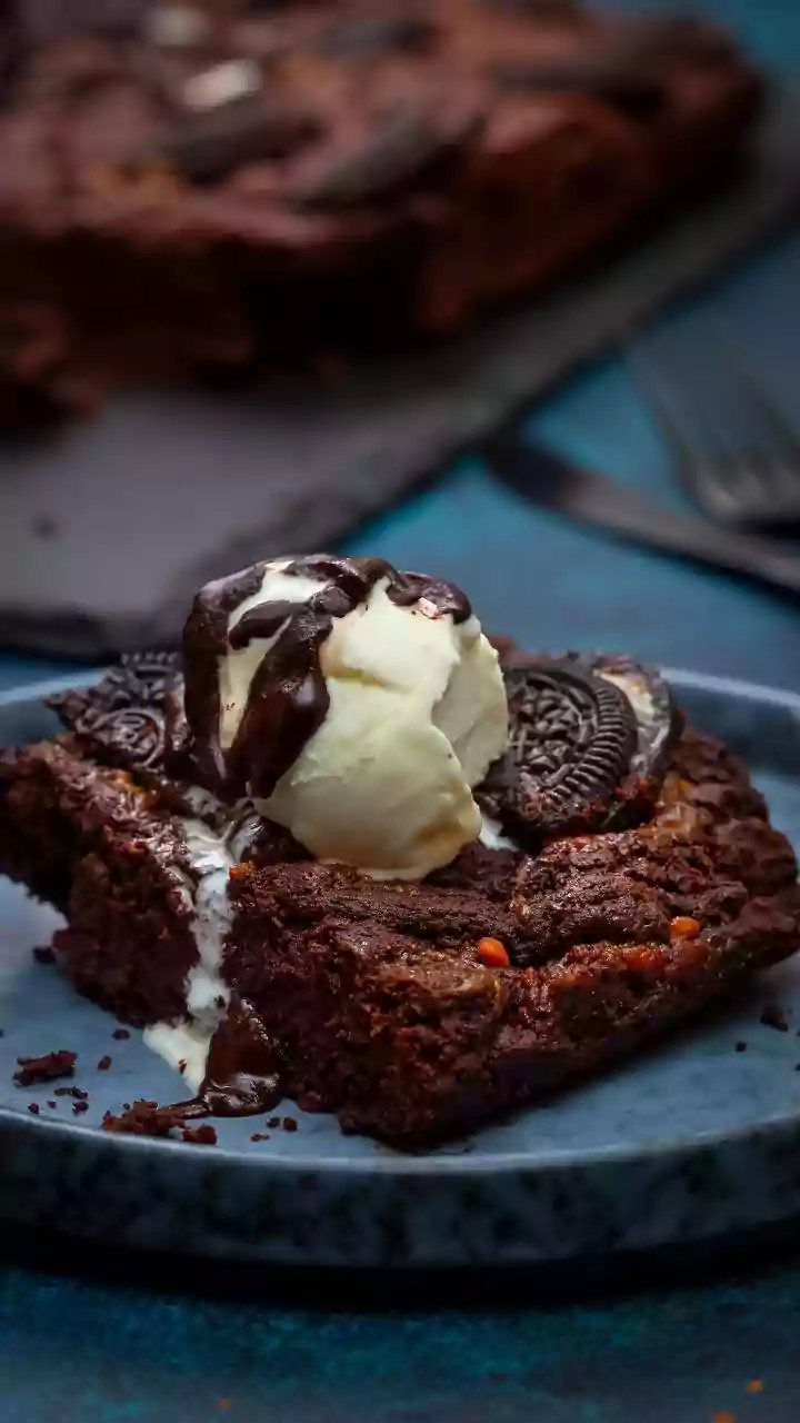 Brownie de frigideira quentinho e cremoso para o café da tarde