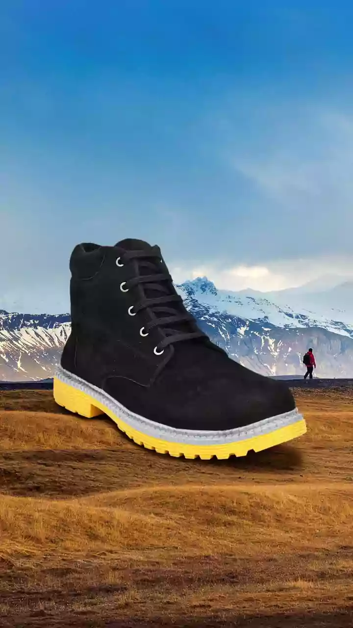 Footwear That Suits Monsoon Travel Back in Focus with the 2026 Monsoon-Footwear Shift