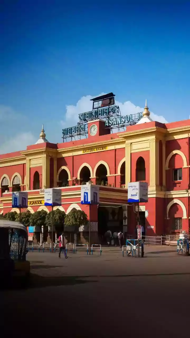 Vista-Dome Coaches On Konkan Line Boost Slow Scenic Rail Trips For Independence Day Breaks