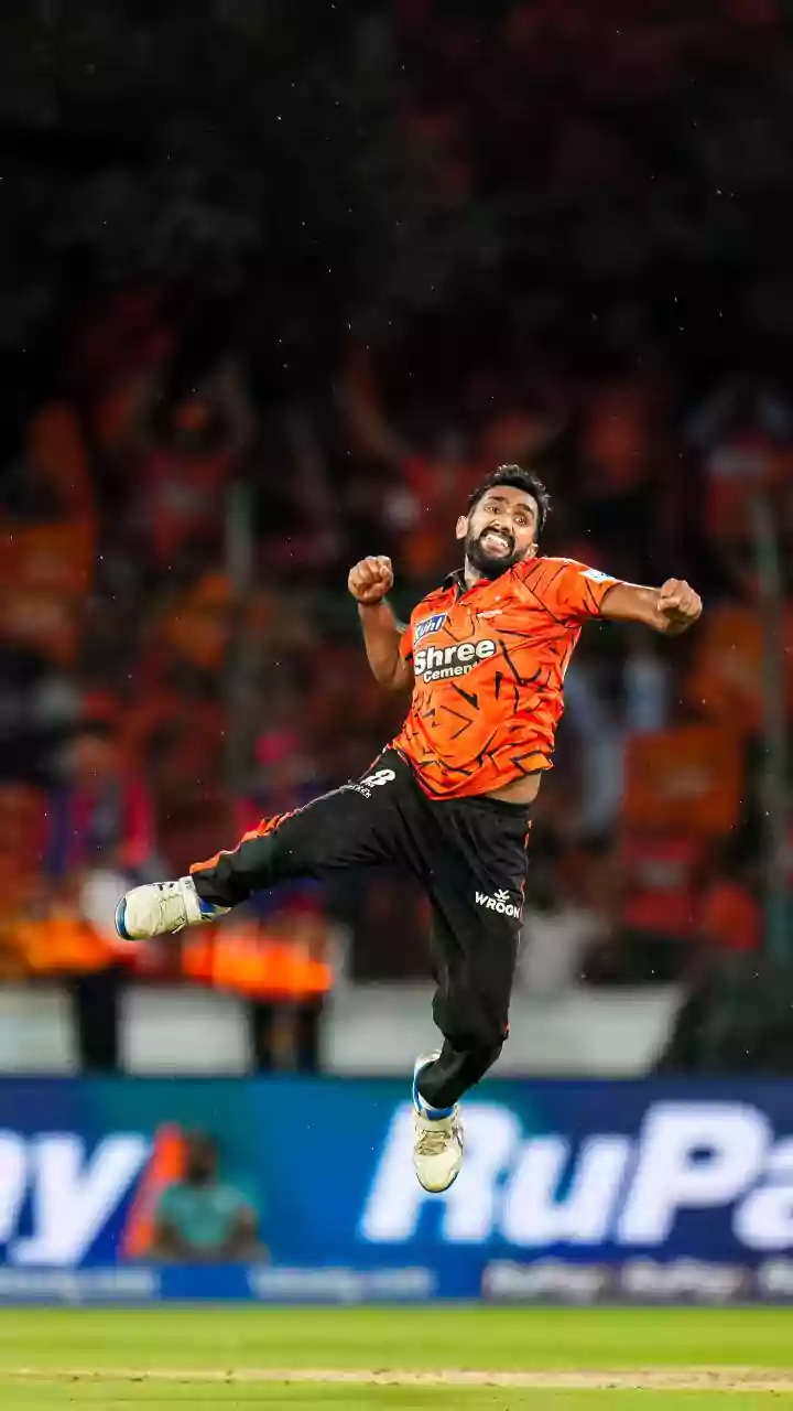 Eshan Malinga picks 4 wickets for 32  runs vs Delhi Capitals; fans go wild on internet