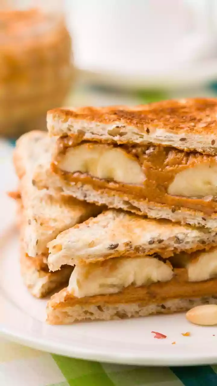Breakfast With Chickpeas And Bread: Balancing Flavour And Texture In A Sandwich