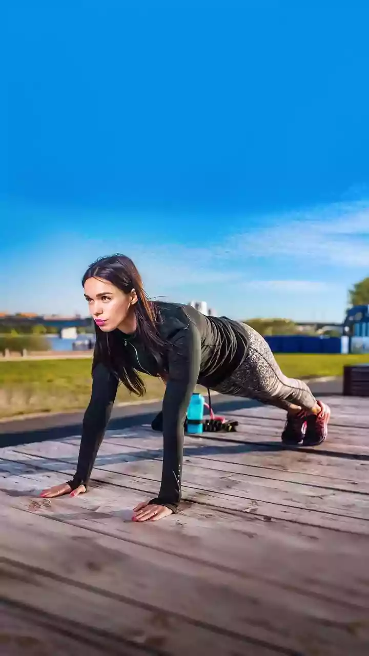 Five-Minute Gym Hairstyles: Quick Half-Up Buns Before Exercise
