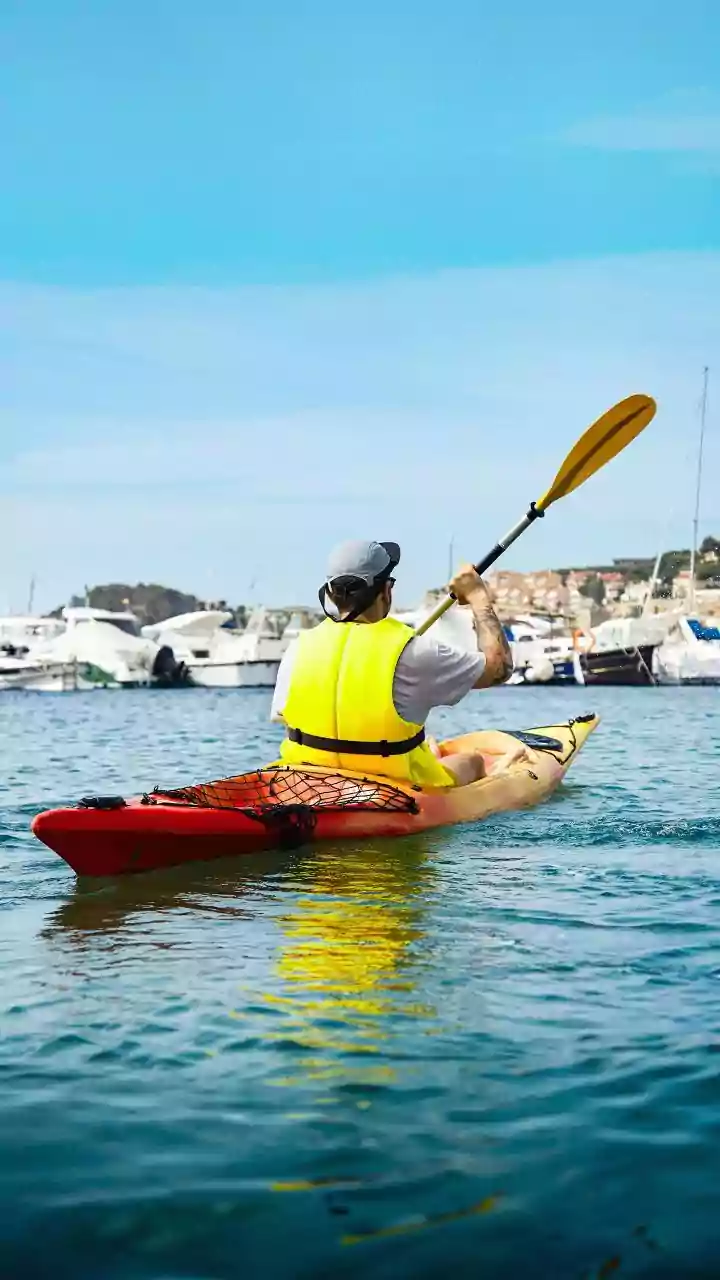 Choosing Between Kayaking And Paddleboarding? Consider Balance Demands For Beginners
