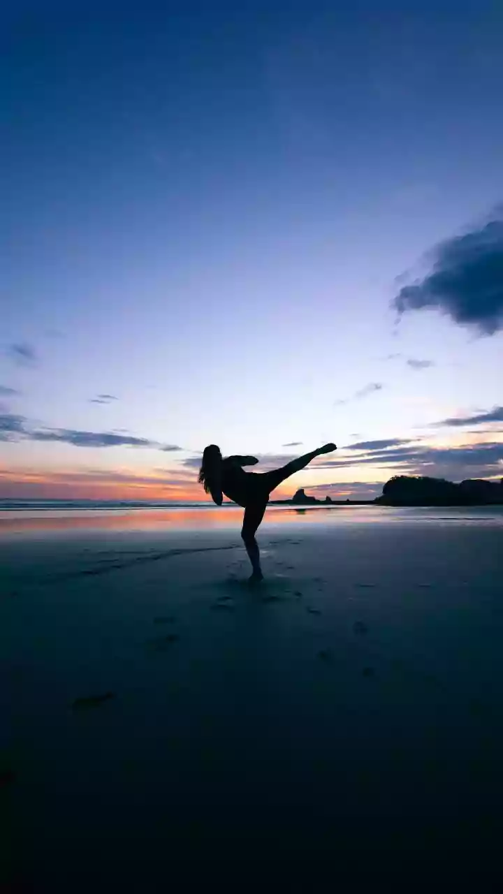 A Quiet Beach Can Help Tai Chi Feel More Focused Without Guaranteeing Relaxation