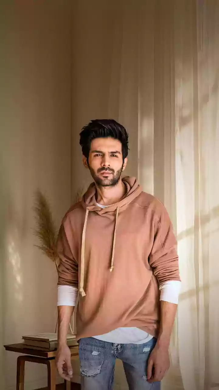 Kartik Aaryan Teases Fans With New Pics Ahead Of Tu Meri Main Tera Main Tera Tu Meri Release