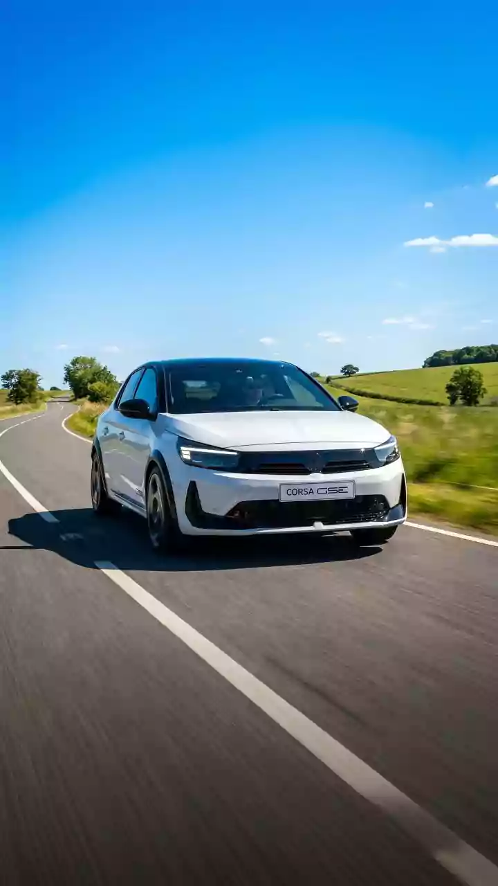 Lembra do Corsa? Agora ele é um carro elétrico esportivo de 278 cv com mecânica da Peugeot
