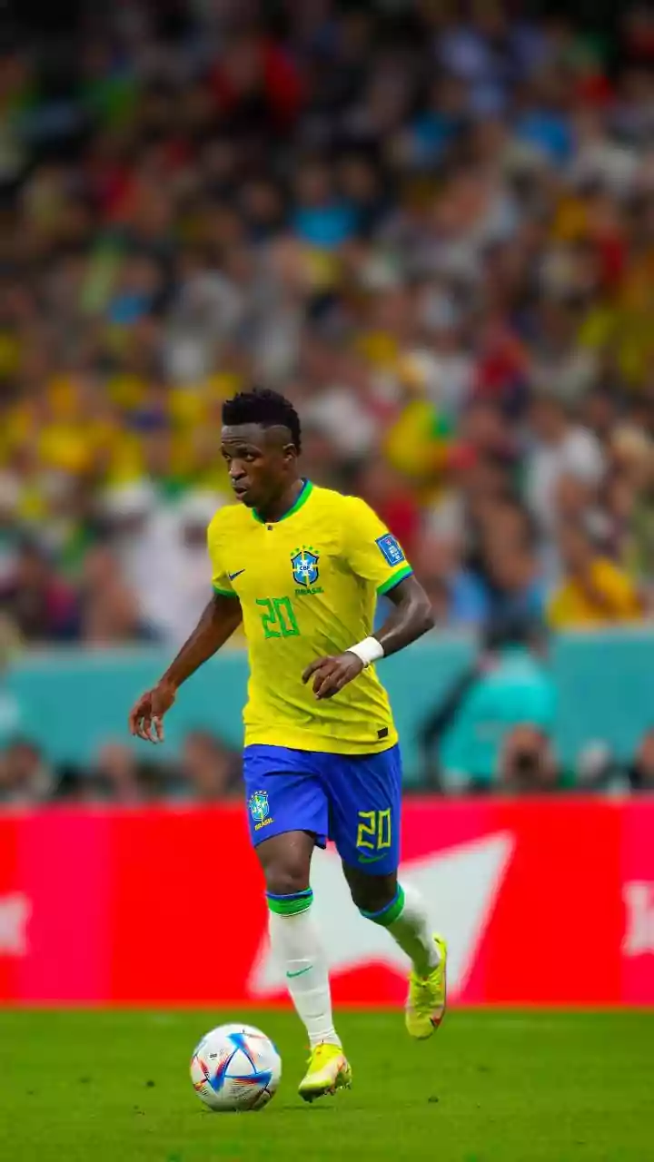 Vini Jr. se pronuncia após Virginia ser xingada em amistoso do Brasil
