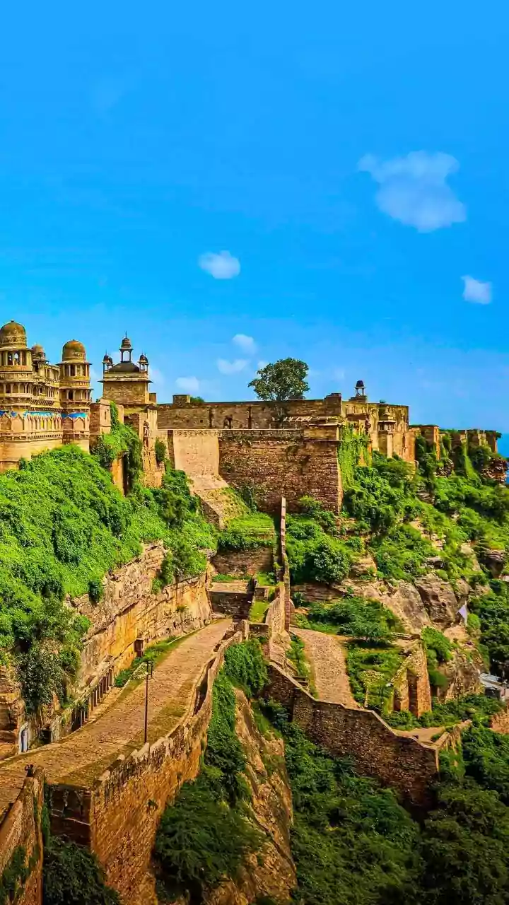 Madhya Pradesh Political Punch: Letter Mystery, Promises Precious, On I-T Radar