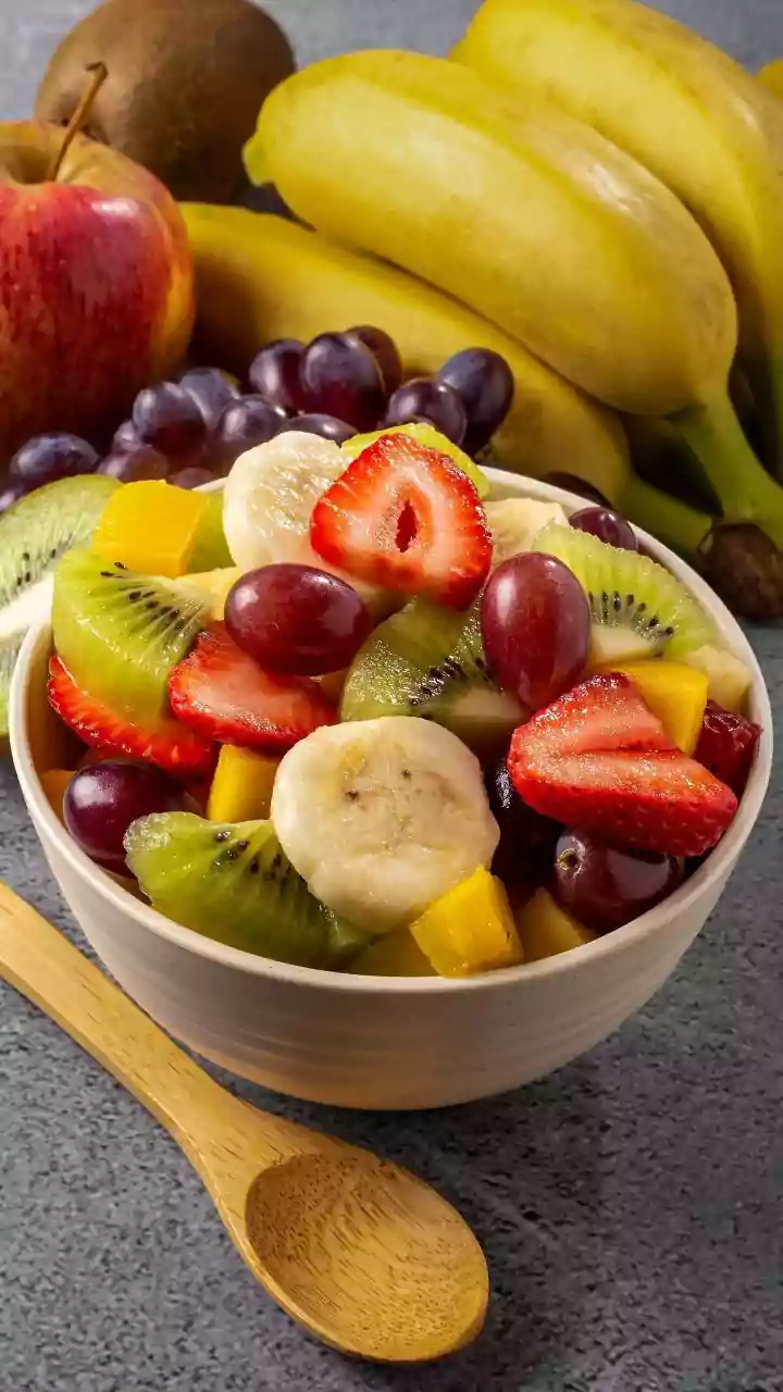 Why young adults should replace daily cold-pressed juices with whole seasonal fruits for better fiber intake