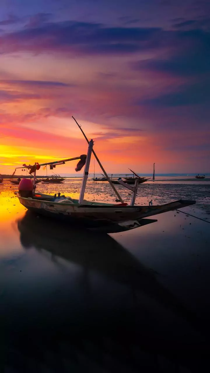 Coast Guard seizes 3 Bangladeshi boats for fishing in Indian waters